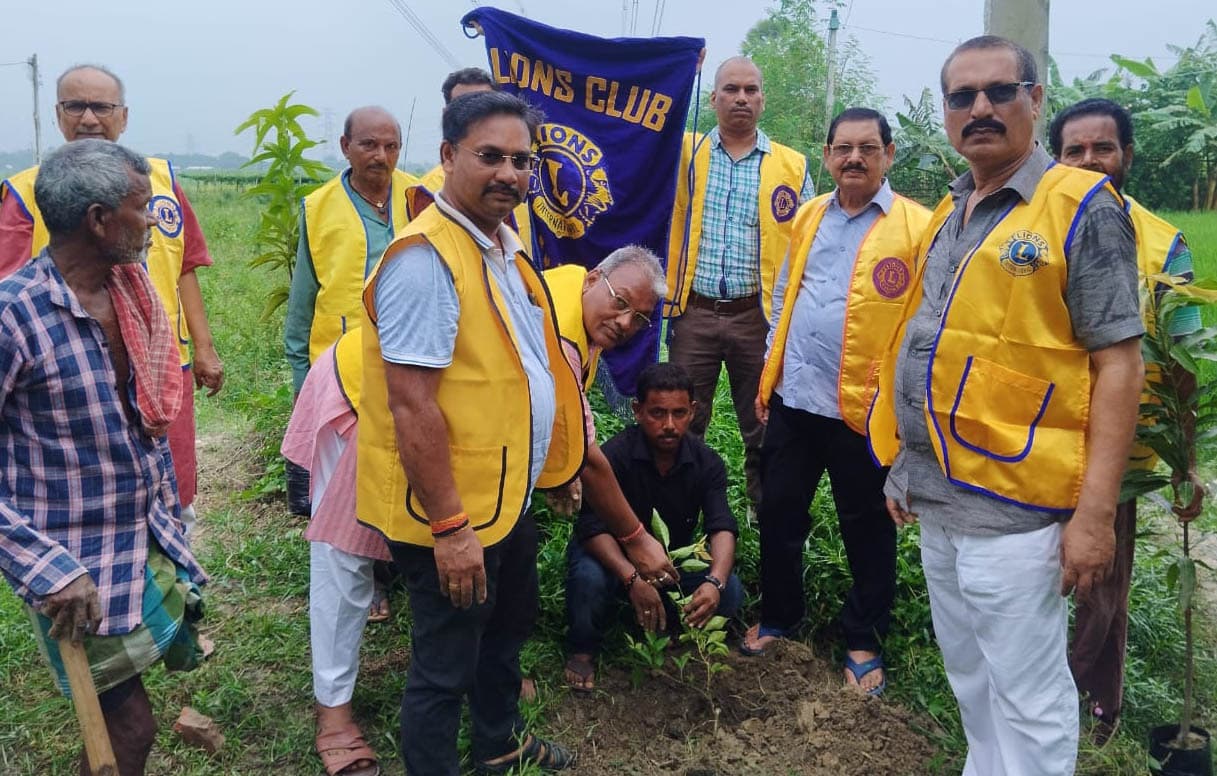 पर्यावरण के संरक्षण के लिए लायंस क्लब ऑफ पूर्णिया ग्रेटर ने किया पौधरोपण