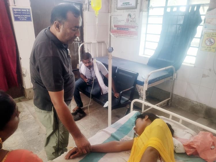 सर्वजन दवा सेवन के बाद दर्जनों लोग पड़े बीमार, अभियान को किया स्थगित