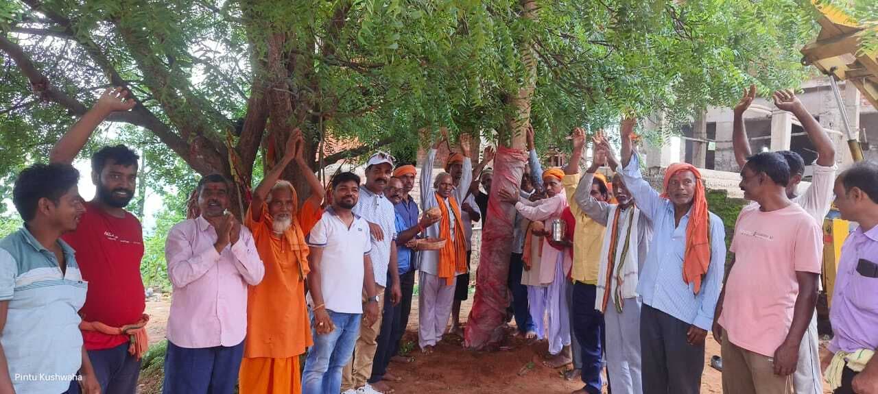 Hazaribagh News: बुढ़वा महादेव मंदिर में स्थापित हुए 51 फीट के खुटा बाबा