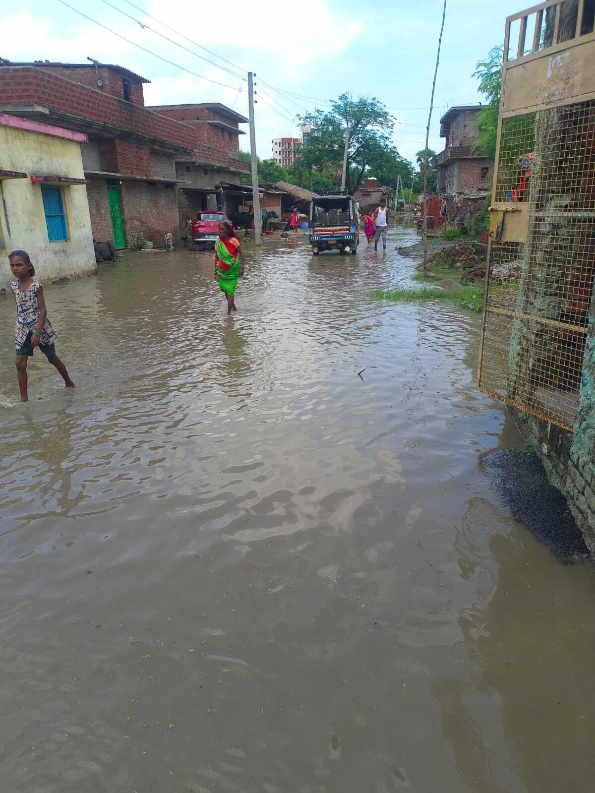 जलजमाव की समस्या से निजात दिलाये जाने की मांग