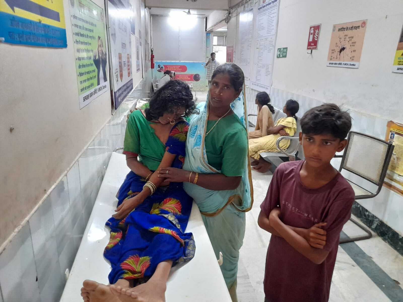 वज्रपात से बच्ची की मौत, मां समेत चार घायल