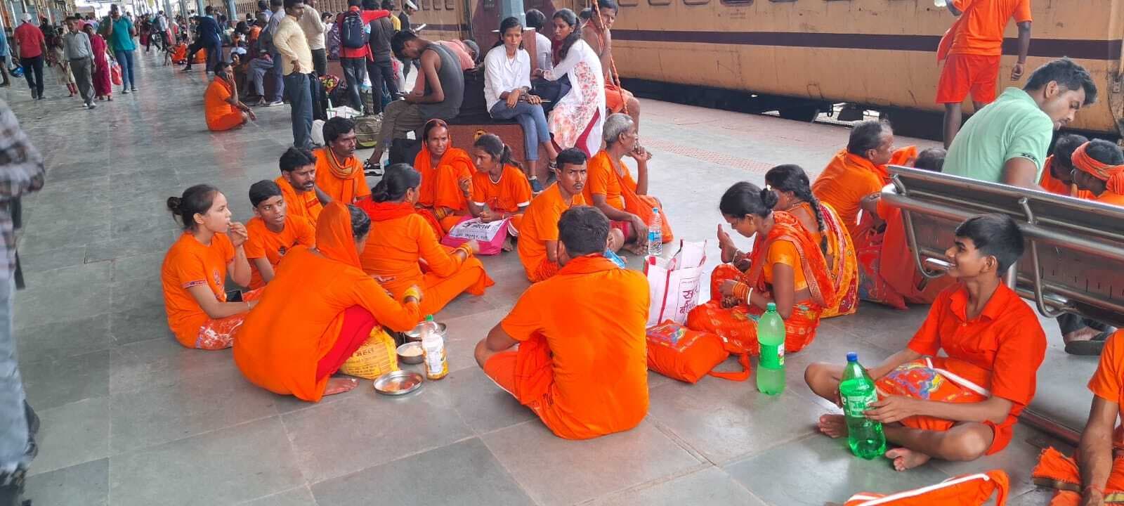 24 घंटे विलंब से जमालपुर पहुंची डाउन खातीपुरा-मालदा टाउन स्पेशल ट्रेन