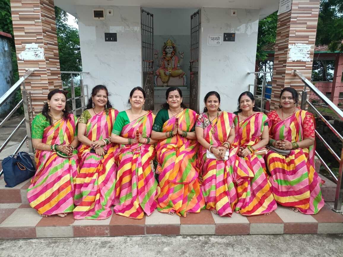 बैडमिंटन खिलाड़ियों ने मनायी हरियाली तीज