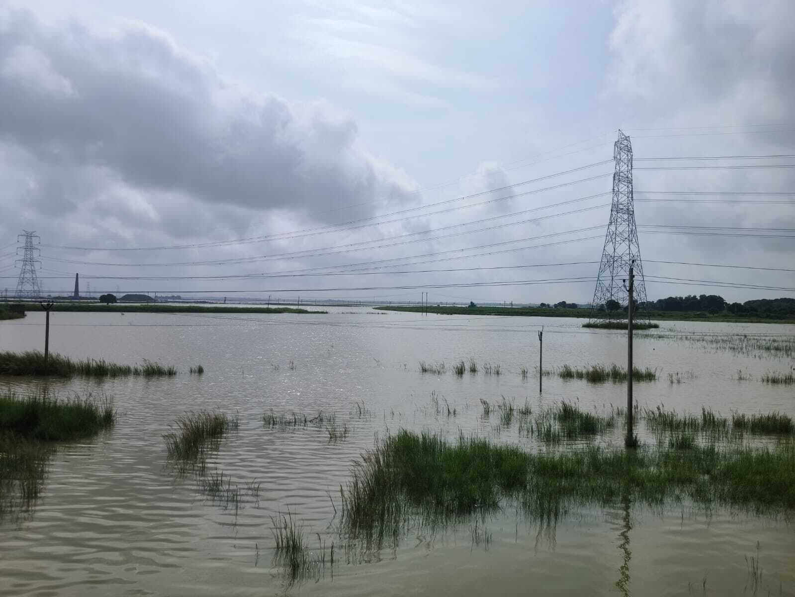 Sitamarhi News : सोनाखान व कटौंझा में बागमती का जलस्तर अब भी लाल निशान से ऊपर