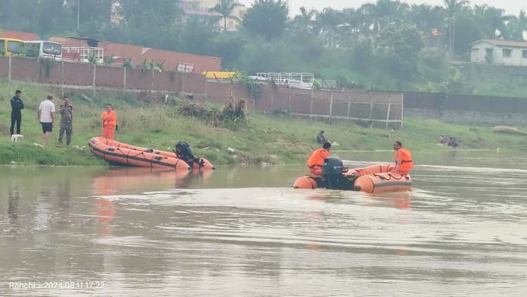 crime news : छात्र के डूबने की सूचना पाकर पहुंचे माता-पिता, स्कूल प्रबंधन को दोषी ठहराया