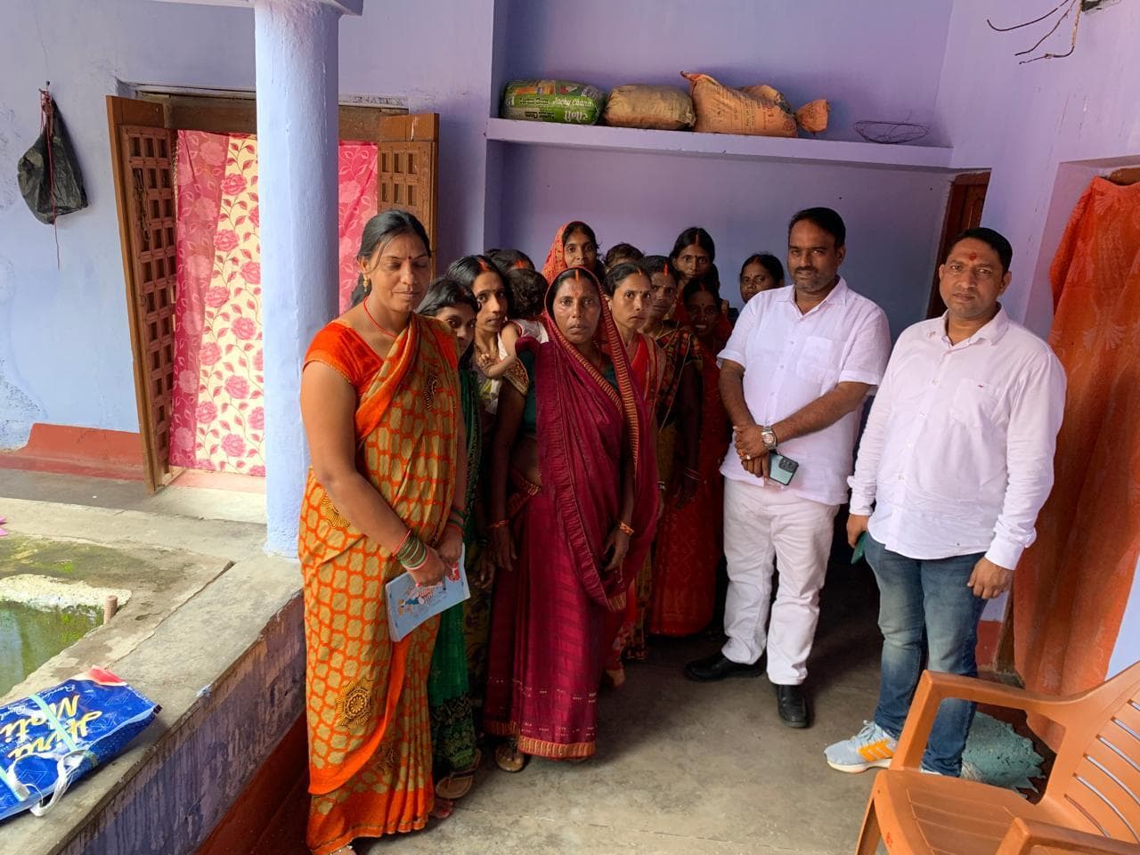 सरकार की योजनाओं का लाभ उठायें : विनोद