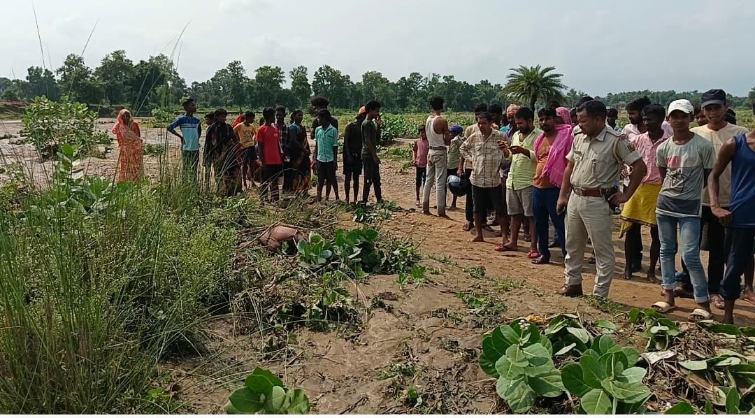 नदी की तेज धार में बहा युवक, मौत