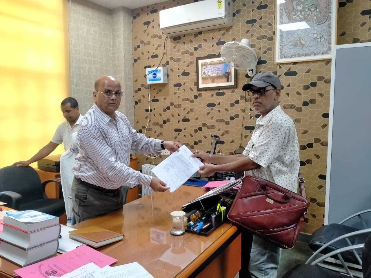 प्रोन्नति को लेकर आज से दोबारा आमरण अनशन पर बैठेंगे अर्थशास्त्र व राजनीति विज्ञान के शिक्षक