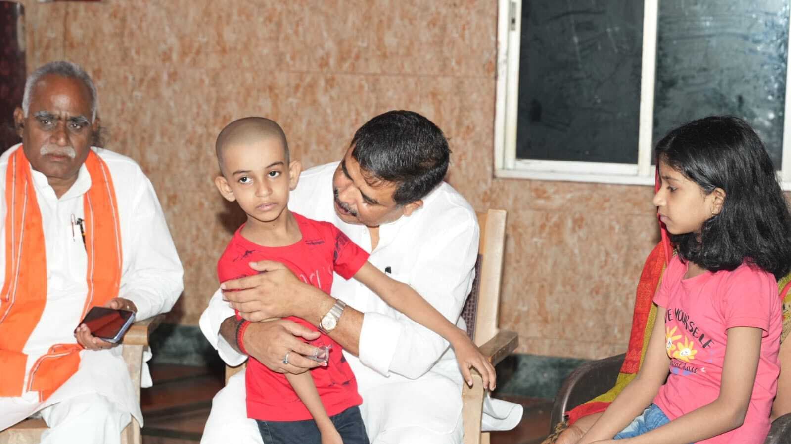 अवधेश यादव की हत्या में शामिल अपराधियों को  मिल कड़ी सजा : संतोष कुशवाहा