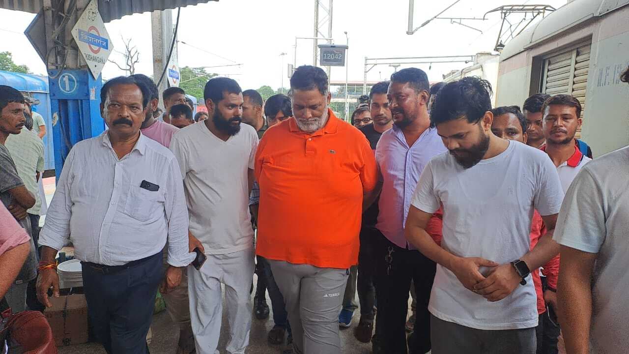 बंगलादेश में जारी हिंसा के लिए अमेरिका जिम्मेवार: पप्पू यादव