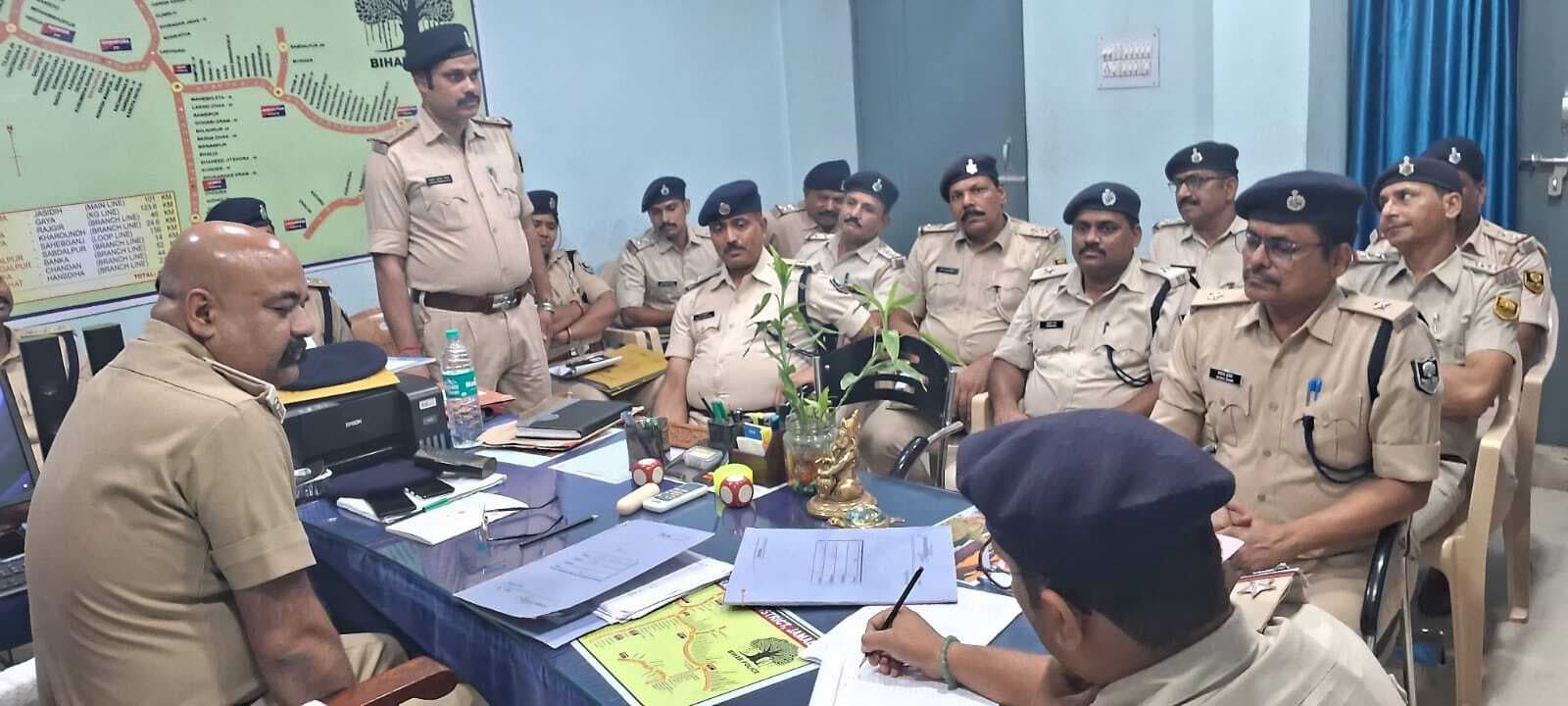 10 वर्ष के दौरान जहर खुरानी के आरोपितों का फोटो रेल थाना में चिपकाएं : एसआरपी