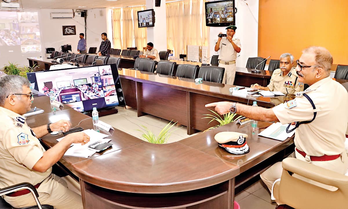 सीमावर्ती क्षेत्रों में सक्रिय नक्सलियों पर कार्रवाई करने की बनी रणनीति