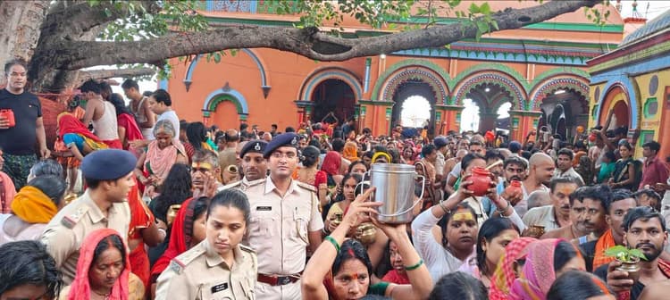 बाबा उमानाथ मंदिर में एक लाख ने किया जलाभिषेक