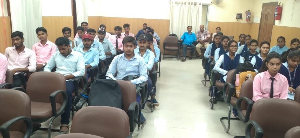 बीबीए-बीसीए के 10 छात्र-छात्रा हुए चयनित