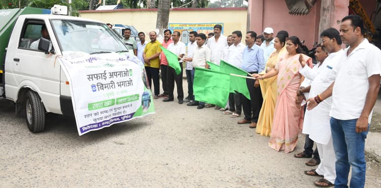 साफ-सफाई में कोताही बर्दाश्त नहीं : महापौर