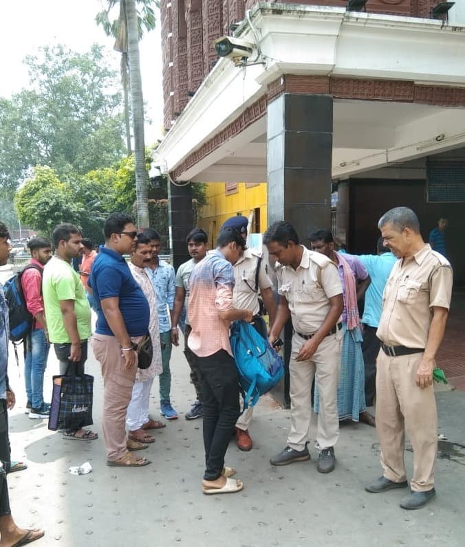 स्वतंत्रता दिवस से पहले रेलवे स्टेशनों की बढ़ायी गयी सुरक्षा