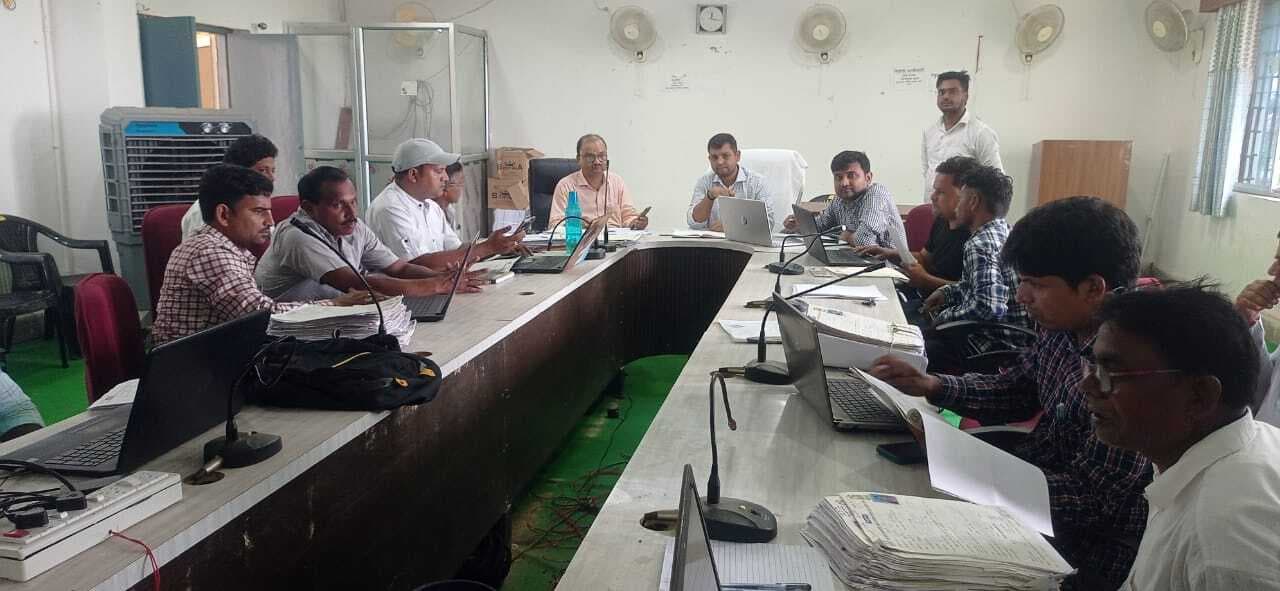 मंईयां सम्मान योजना को लेकर डीएसओ ने की समीक्षा बैठक, आवेदनों की अब तक हुई इंट्री की ली रिपोर्ट