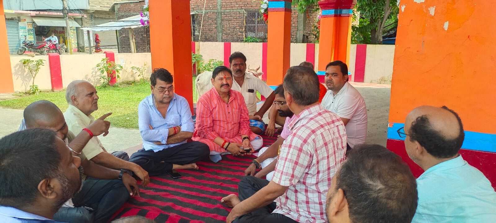 शिवपुरी स्थित शिवालय के कायाकल्प किये जाने का बैठक में लिया गया निर्णय