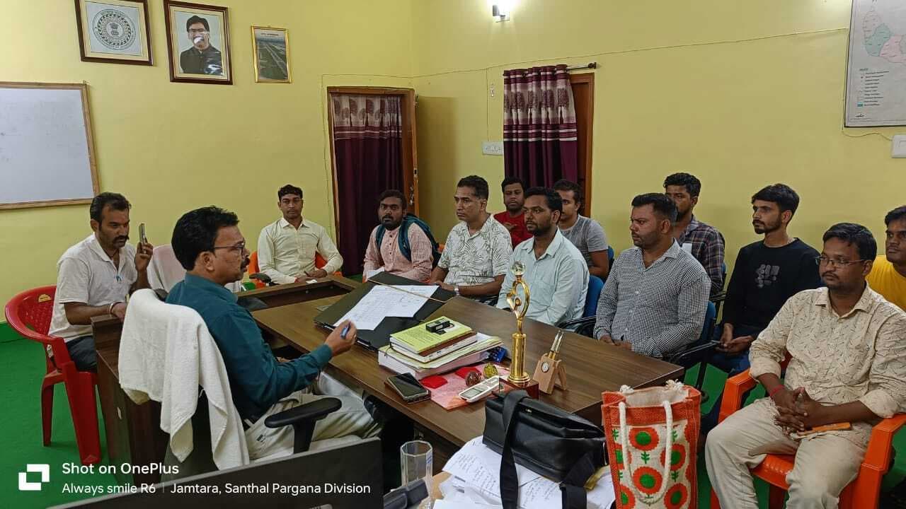 मंईयां सम्मान योजना का आवेदन पोर्टल पर करें अपलोड : सीओ