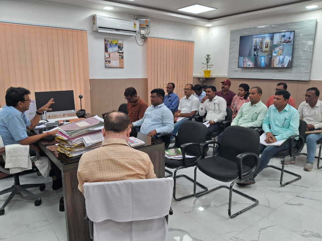 डीडीसी ने ने की जीविका के कार्यों की समीक्षा, दिए निर्देश