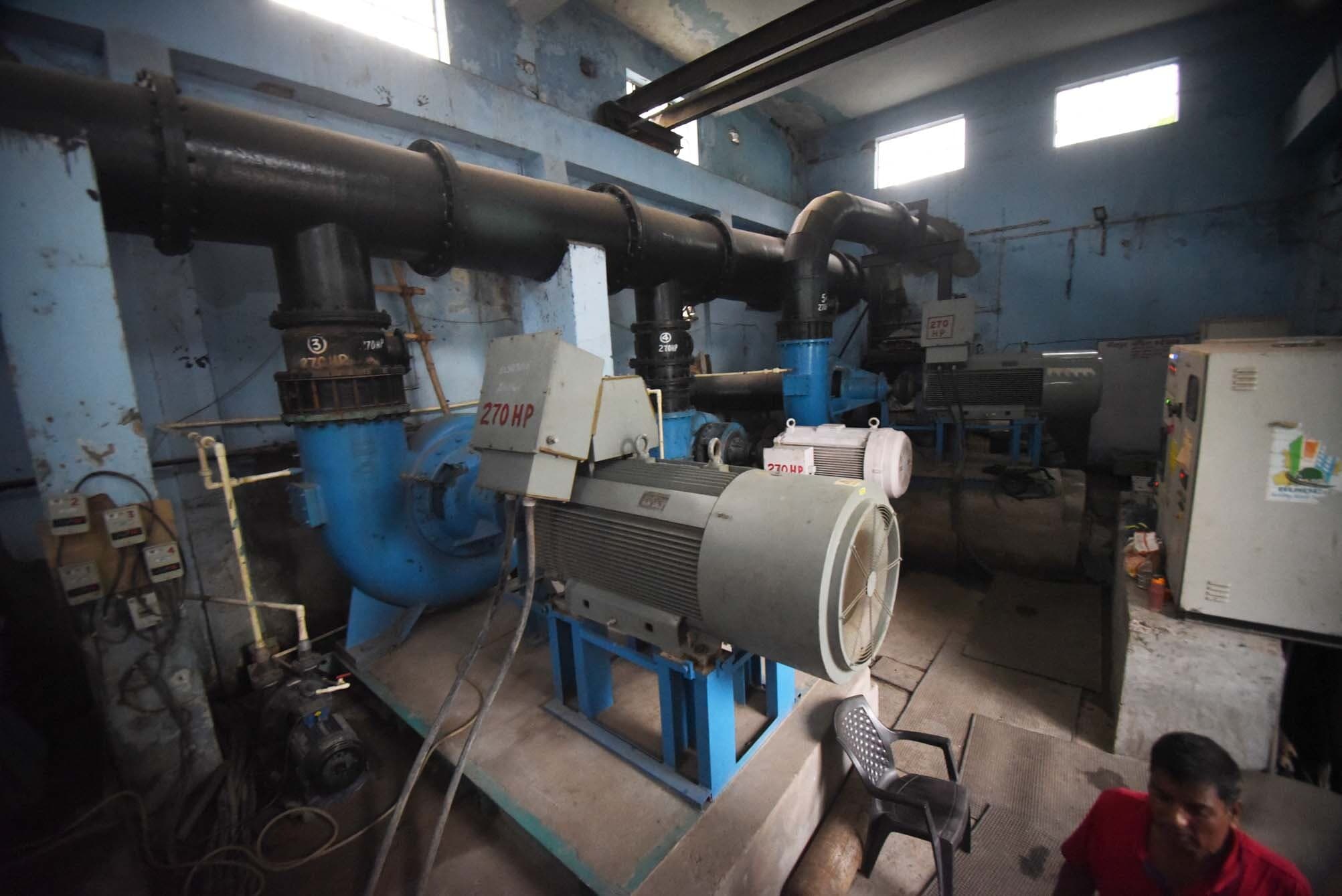 कहीं संप की क्षमता कम, तो कही आउटलेट नाला नहीं संभाल पा रहा फ्लश आउट किये गये पानी का दबाव