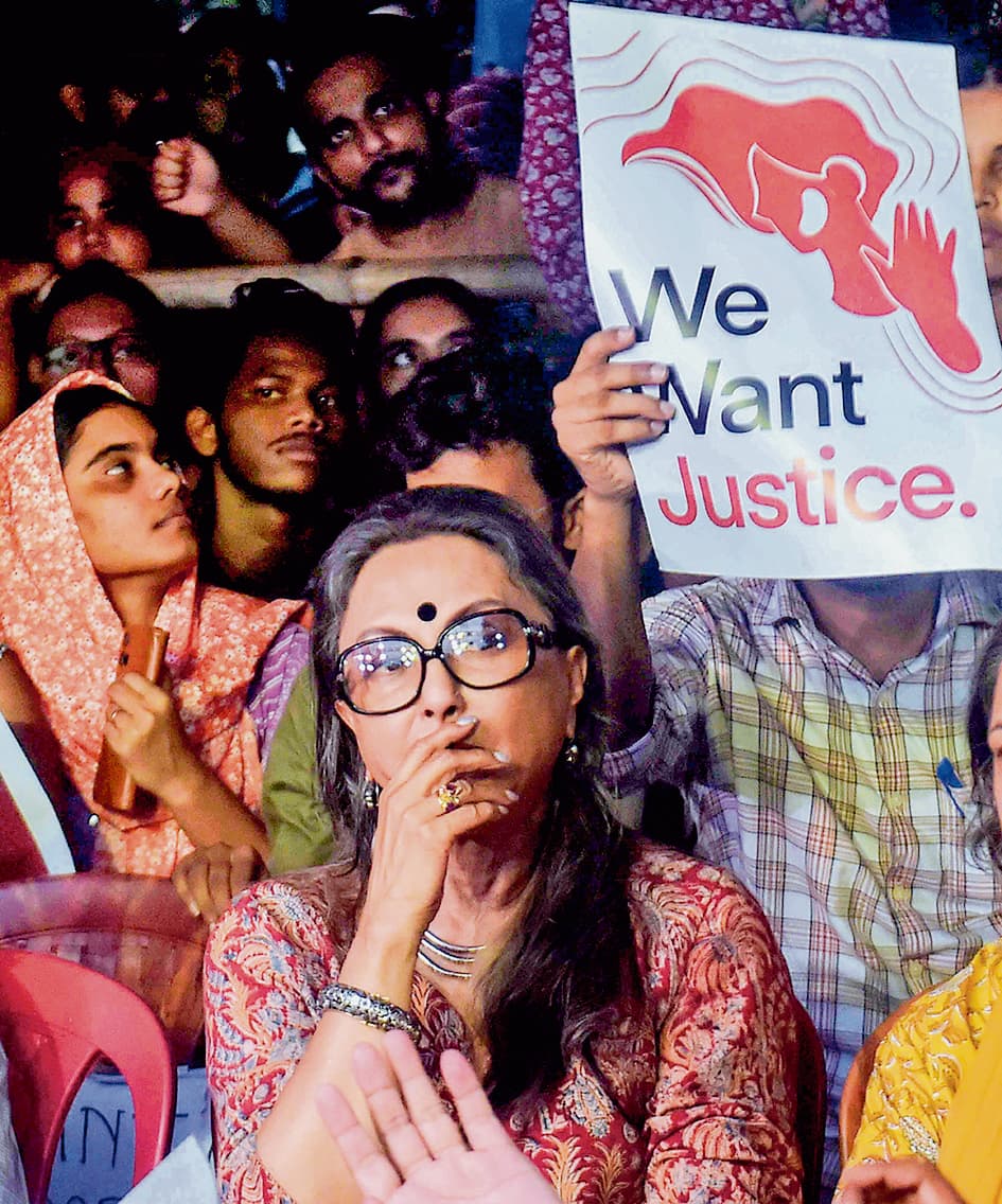 जूनियर डॉक्टरों की हड़ताल जारी वरिष्ठ चिकित्सकों ने संभाला मोर्चा