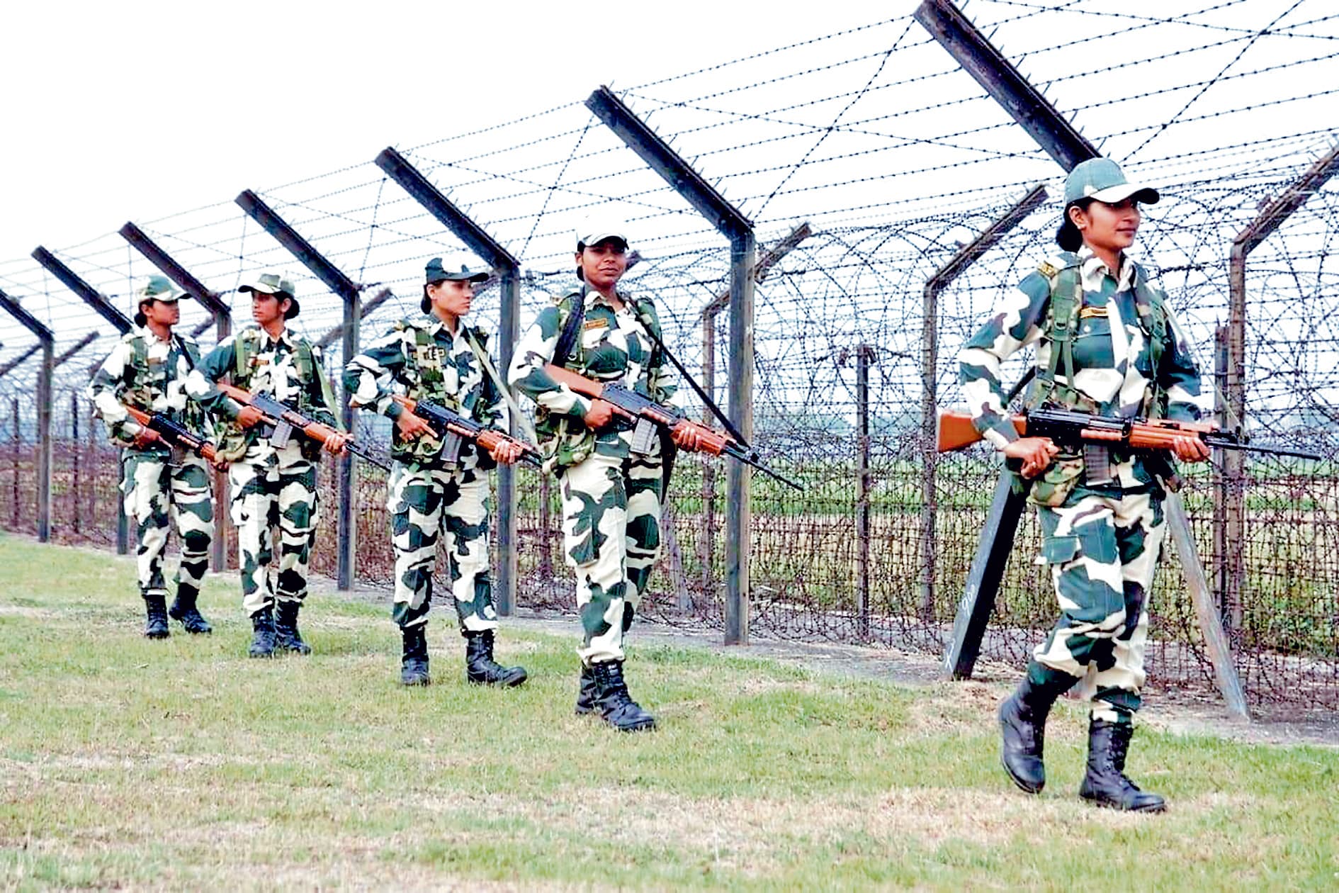 सुरक्षा की बागडोर संभालने में बीएसएफ की महिला प्रहरी भी पीछे नहीं