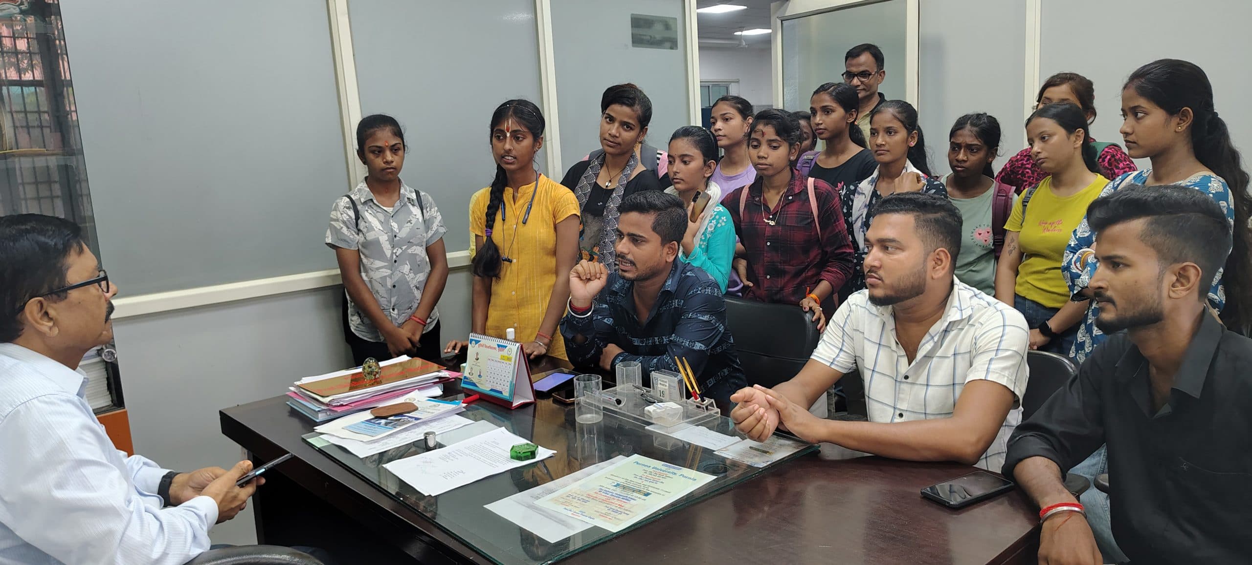 130 छात्राओं को प्रमोट करने पर जतायी आपत्ति