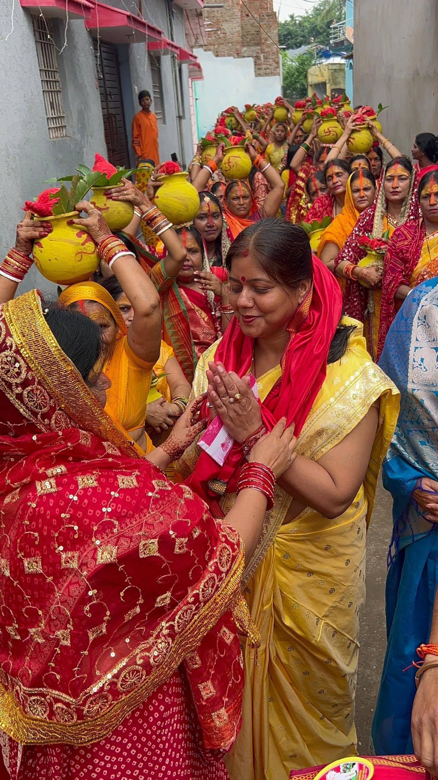 कलश यात्रा के साथ महायज्ञ शुरू