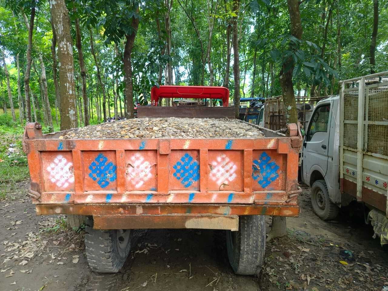 अवैध खनन का गिट्टी लदा ट्रैक्टर जब्त