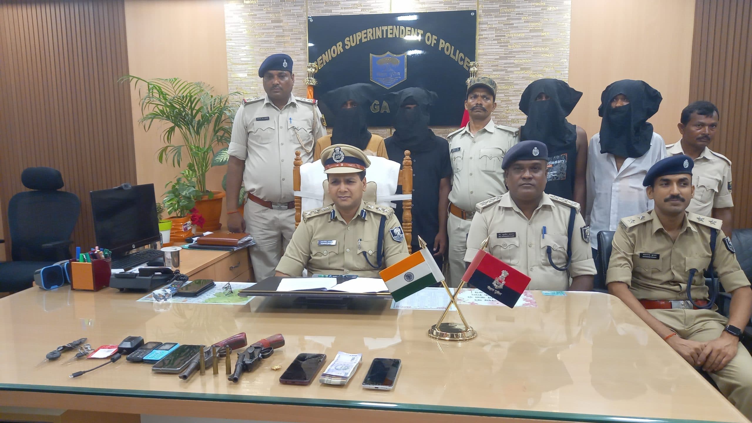 गया व जहानाबाद जिले में लूटपाट करनेवाले चार कुख्यात पकड़ाये