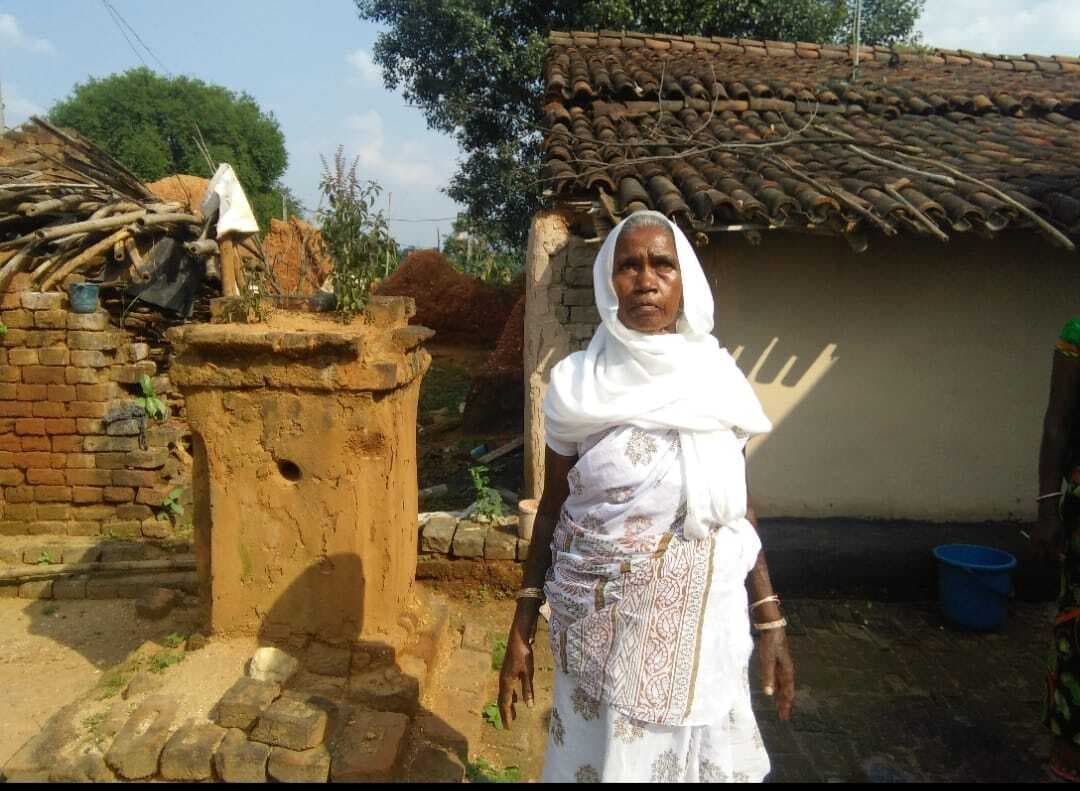 धन्य हुई थी करमाटांड़, जहां पड़े थे बापू के पांव