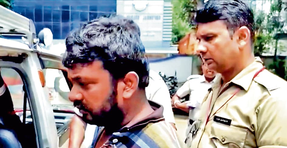 शादी के पांच माह बाद वधू को जिंदा जलाया, आरोपी पति समेत दो अरेस्ट