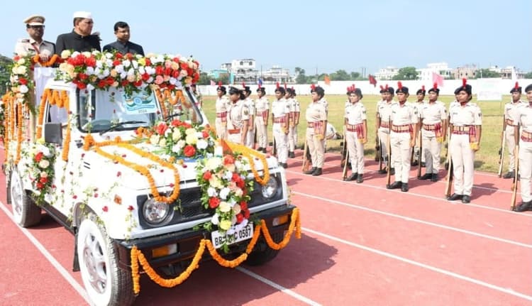 पूर्णिया के विकास को नया आयाम देने के संकल्प के साथ मना देश की आजादी का जश्न