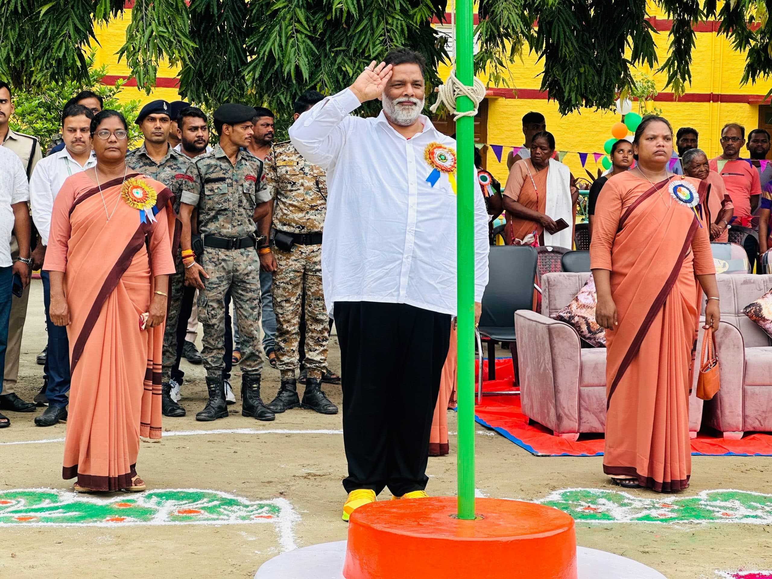 सांसद ने वीर शहीदों को किया नमन