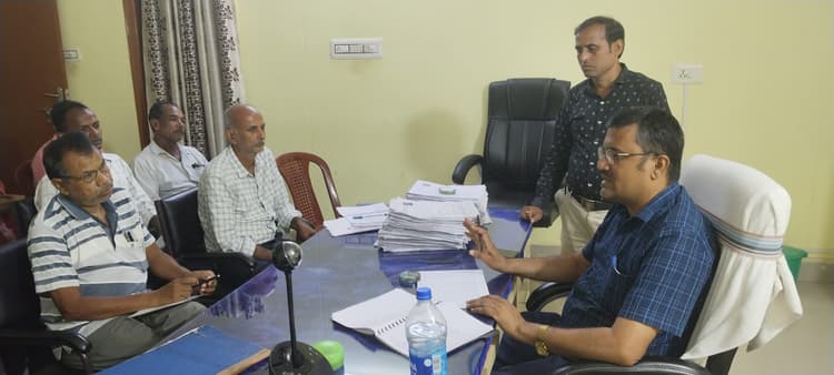 मंईयां सम्मान योजना के आवेदनों को करें अप्रूव्ड : बीडीओ