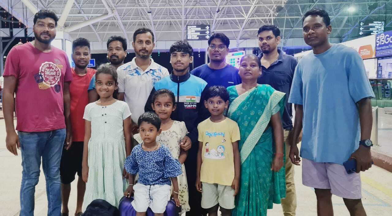 Wresling: झारखंड के पहलवान विकास विश्व कुश्ती प्रतियोगिता के लिए दिल्ली गये