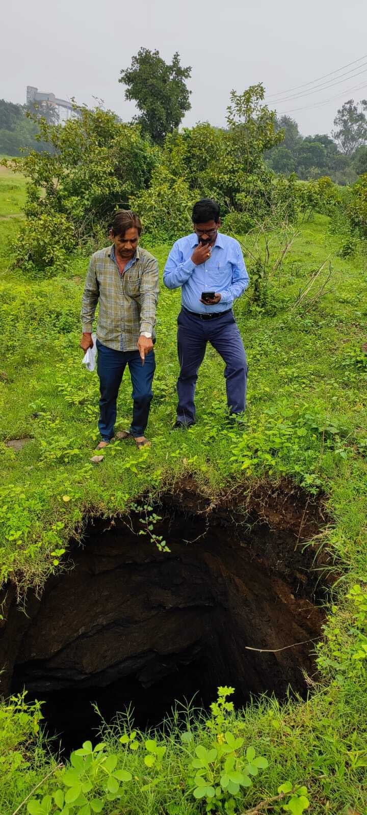 महेशपुर घनी आबादी से घिरे मैदान में बना गोफ, हरकत में आया प्रबंधन