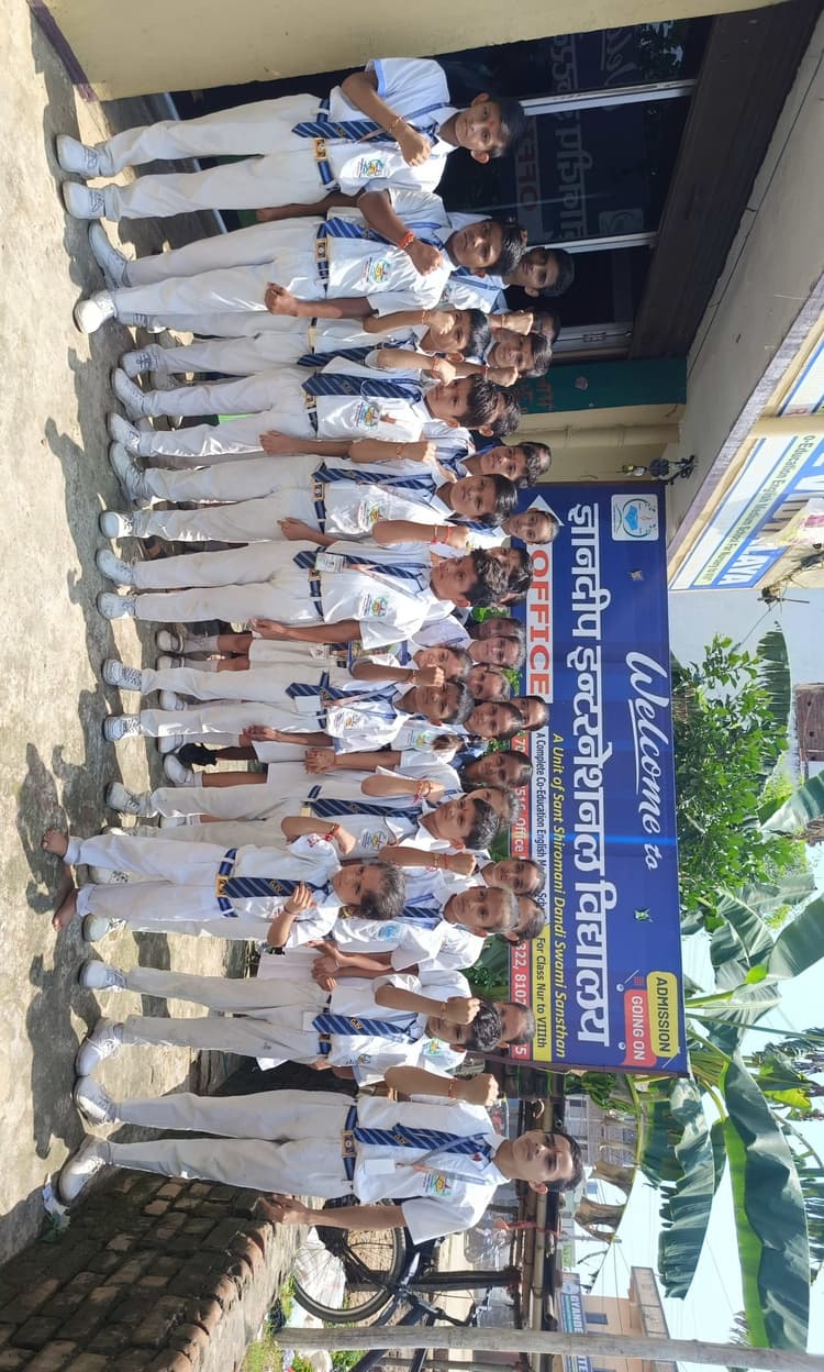 ज्ञानदीप के स्कूली बच्चों ने राखी बांधकर मनाया रक्षाबंधन उत्सव