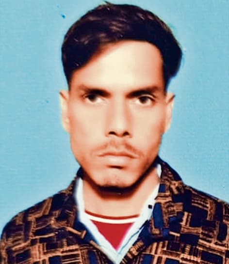 दिल्ली के नरेला में बघेजी के युवक की सड़क दुर्घटना में मौत