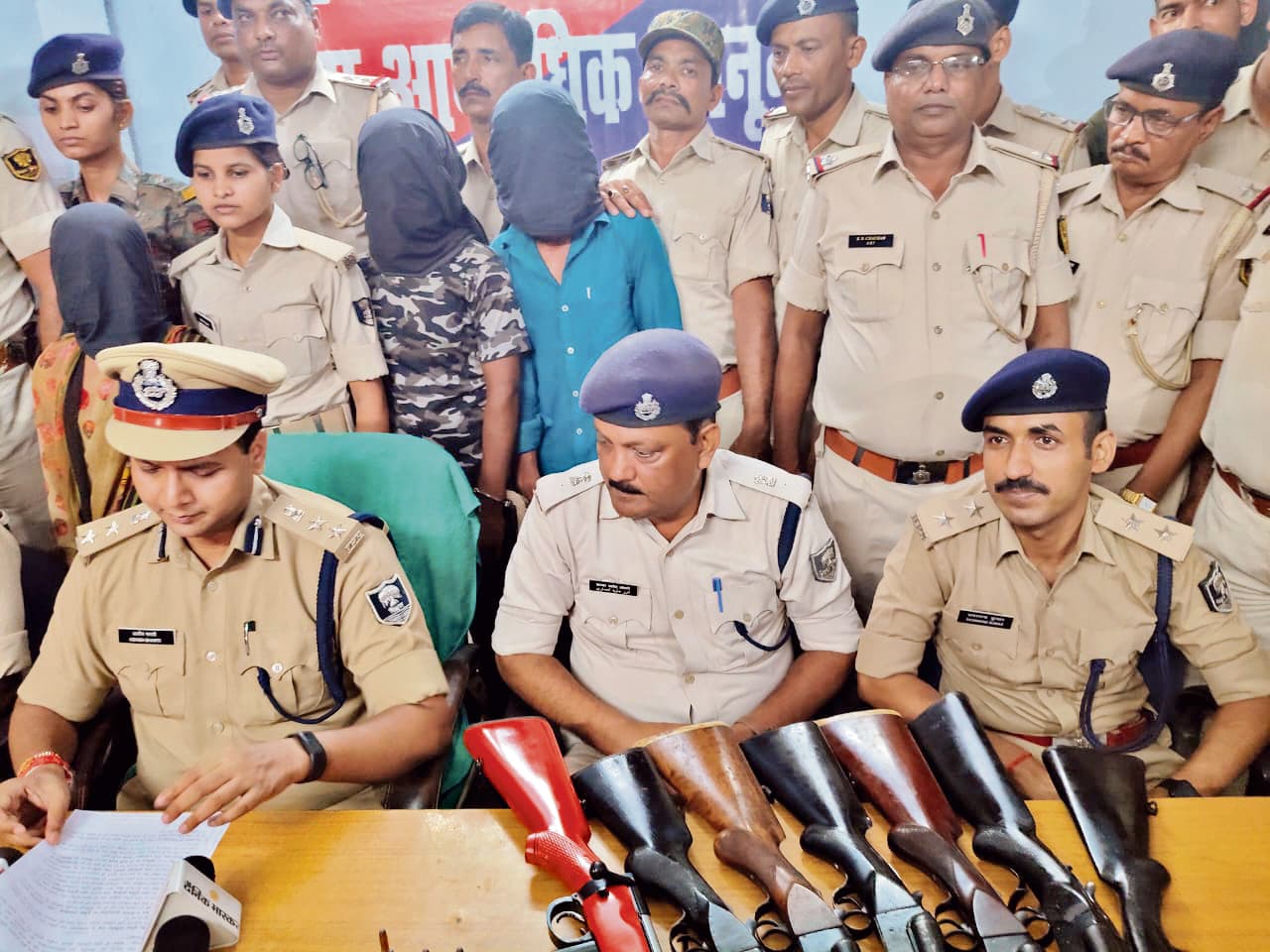 1500 कारतूस व हथियारों का जखीरा बरामद