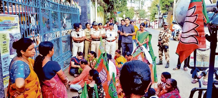 बांकुड़ा थाने का भाजपा महिला मोर्चा ने किया घेराव