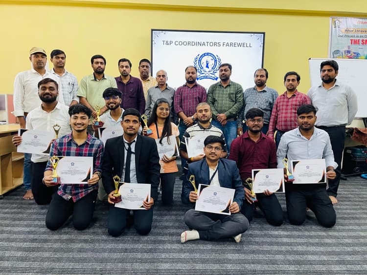 इंजीनियरिंग कॉलेज में ट्रेनिंग एंड प्लेसमेंट कोऑर्डिनेटर्स का दी गयी विदाई