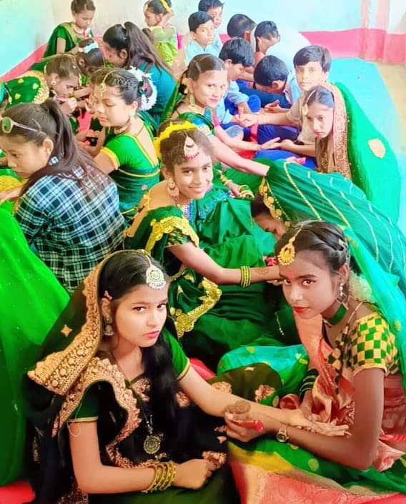 सावन महोत्सव में किलकारी के बच्चों ने की मस्ती