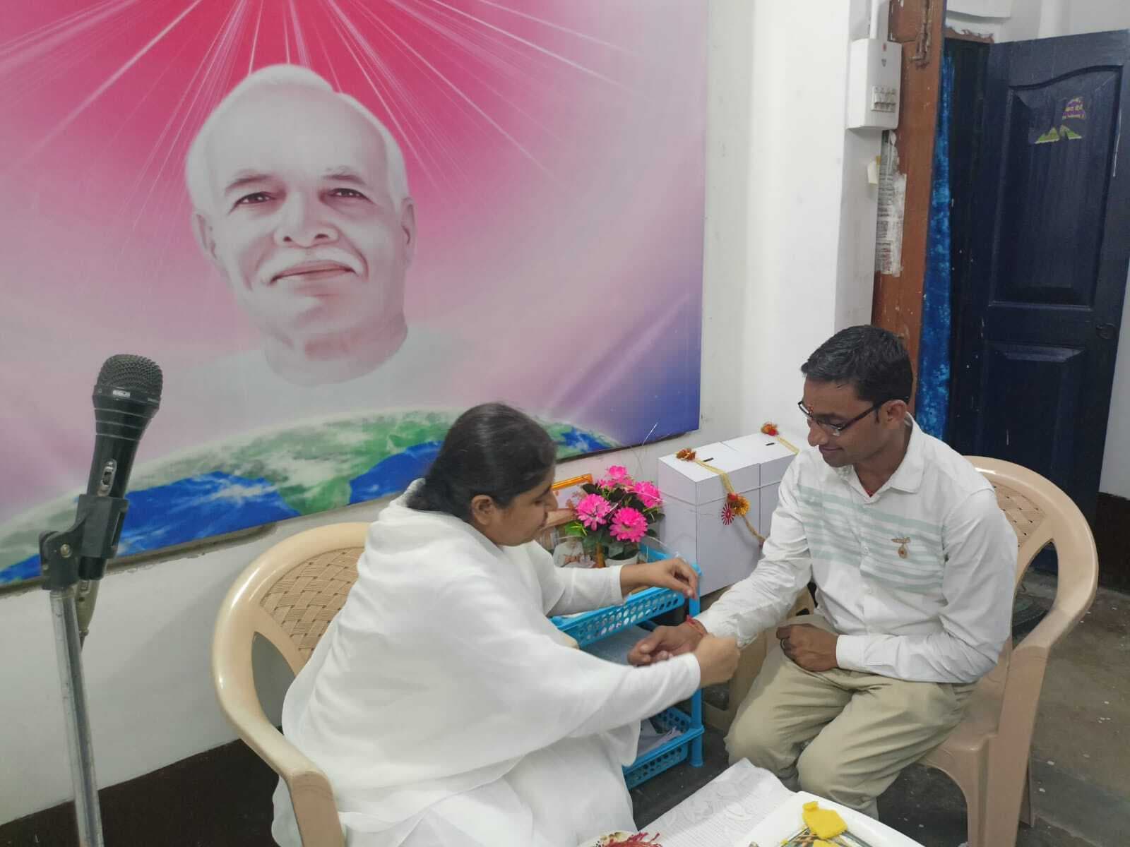 रक्षाबंधन त्योहार पवित्र बनने व बनाने का यादगार पर्वः स्नेहा बहन