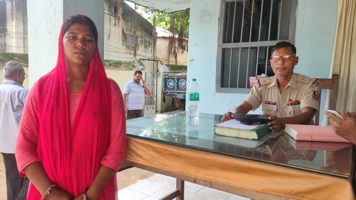 ससुराल वालों ने महिला के साथ की मारपीट, थाने में शिकायत