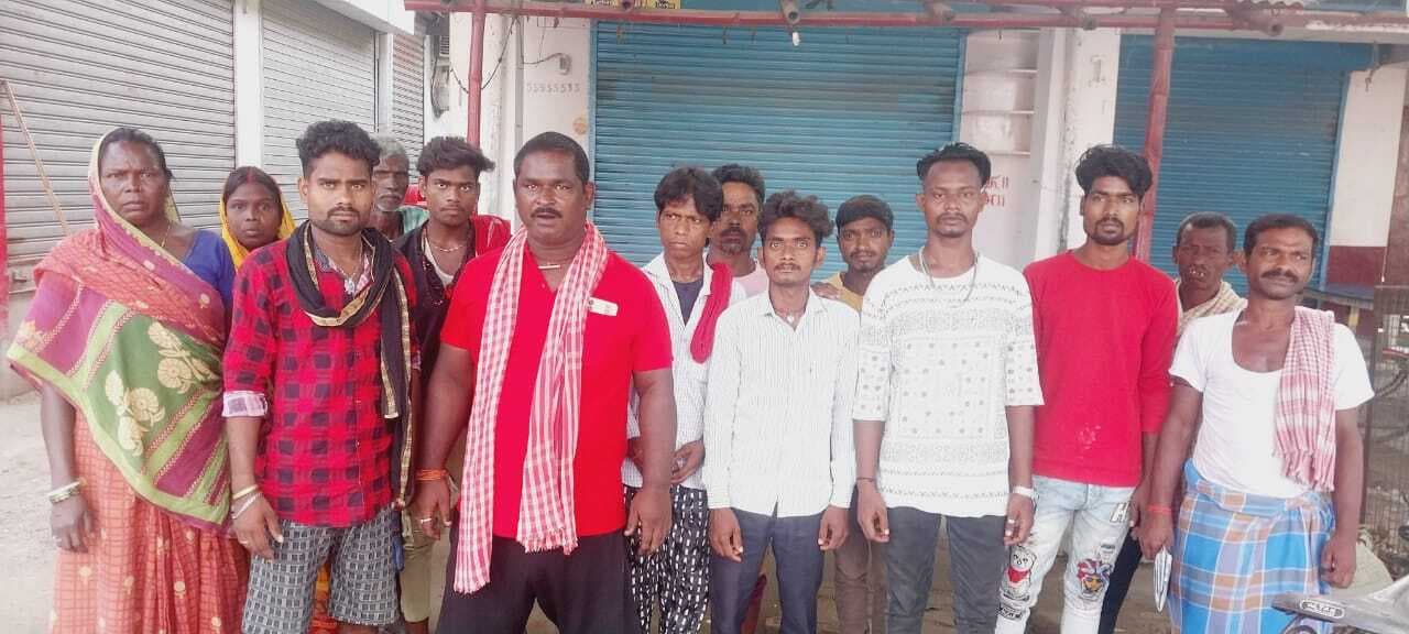 मानदेय राशि मिलने के बाद नपं सफाई कर्मी लौटे काम पर