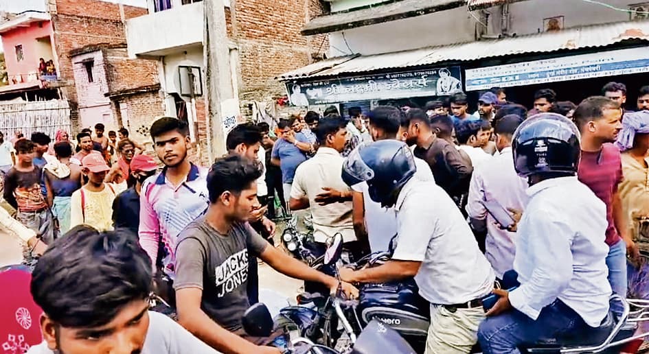 ट्रैक्टर-ट्रॉली की चपेट में आने से किशोर की गयी जान, परिजनों में मचा कोहराम