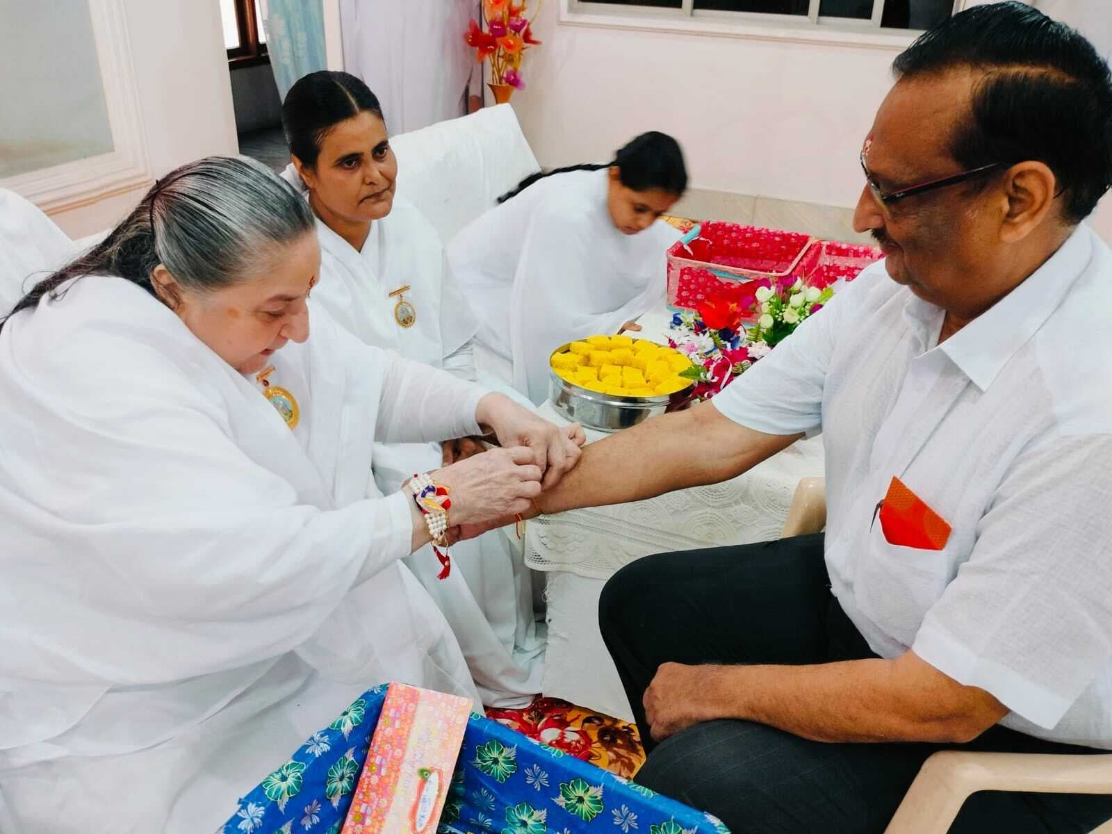 रक्षाबंधन पवित्र बनाने व बनने का का यादगार पर्व: राजयोगिनी