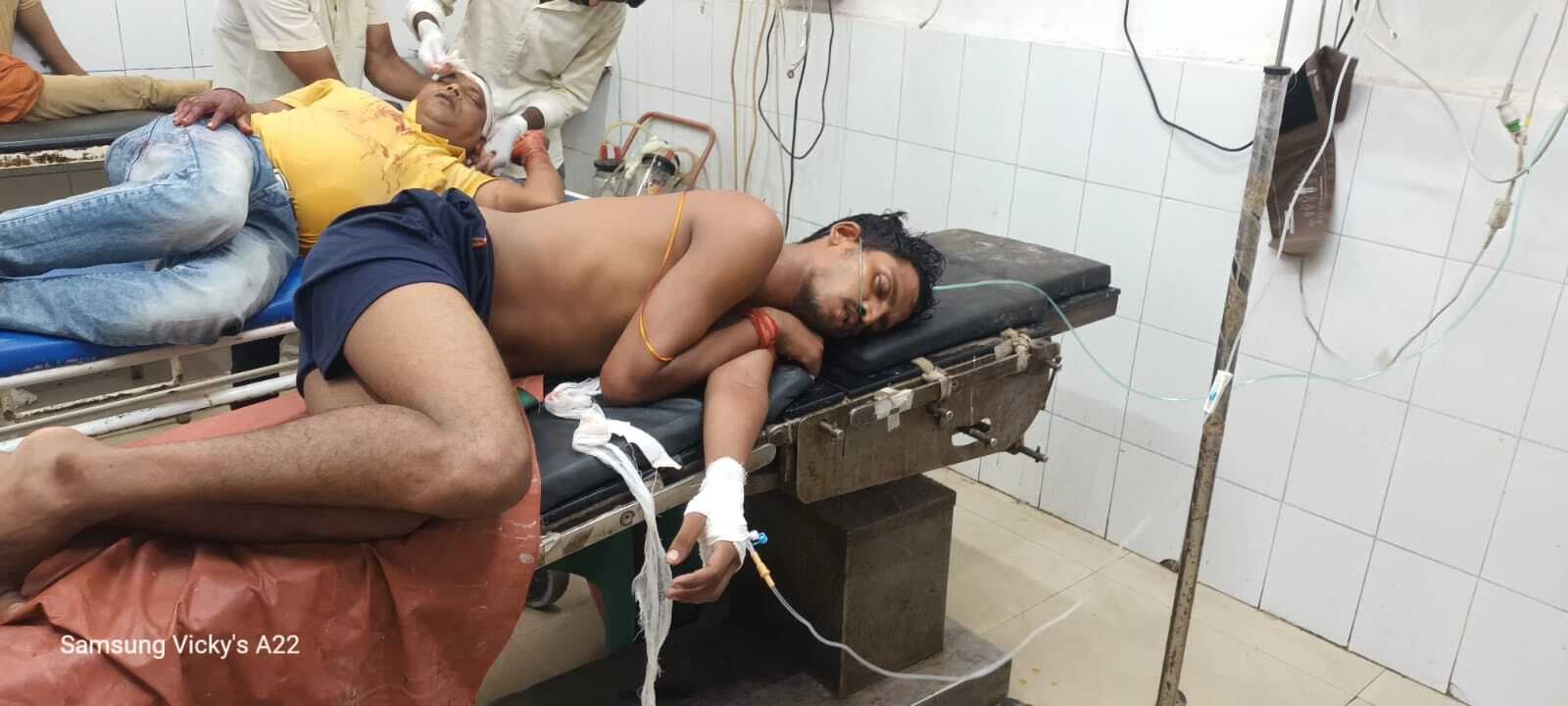 पत्नी से विवाद के बाद फंदे से झूला पति, एसएनएमएमसीएच में कराया गया भर्ती